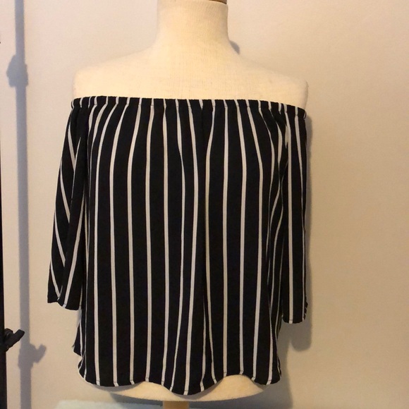 Ambiance Tops - Pretty cute top